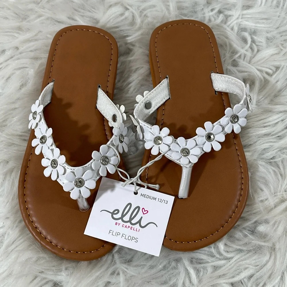 Elli by Capelli Flowers Matte Faux Leather Girls Thong Sandals Size 12-13 NEW - Picture 3 of 9